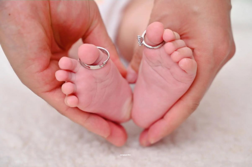 嵊州宝宝睡觉频繁惊吓举手